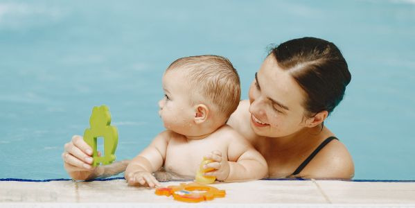 Bébé en été : la routine idéale pour une peau saine et protégée